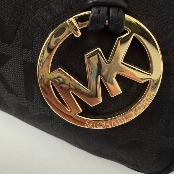 Michael Kors Jet Set Signature Shoulder Bag - Picture 2 of 9